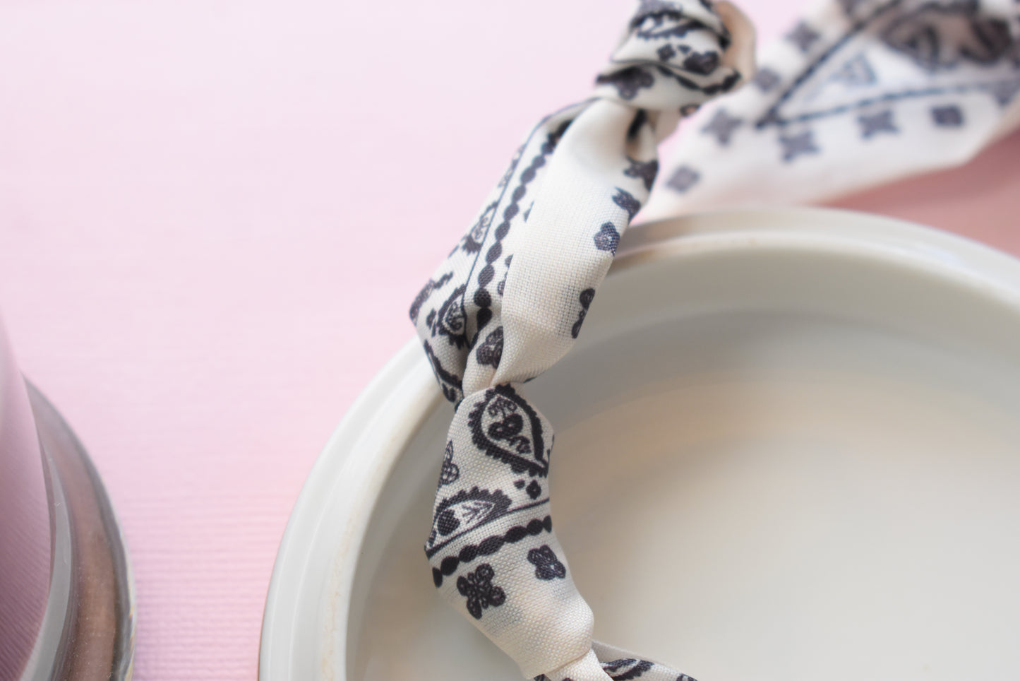 Balloon Doggie - Scarf Necklace