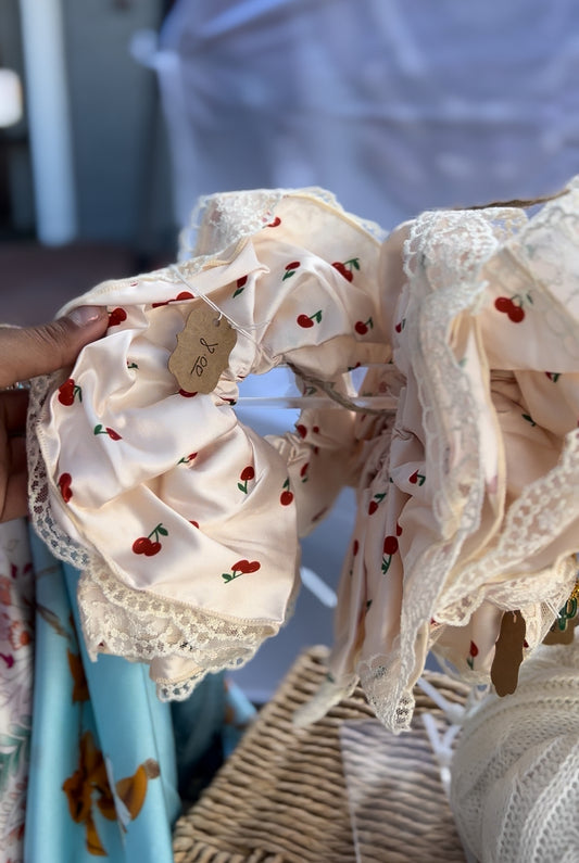 Mon Chéri- Oversized Scrunchie